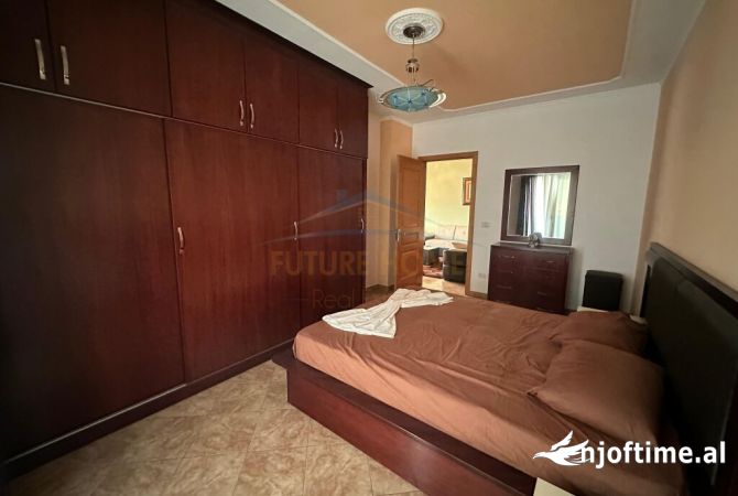 Shtepi ne shitje Apartament ne Elbasan, 2+1, Mobilimi E mobiluar, Pagesa 110,000  Euro.