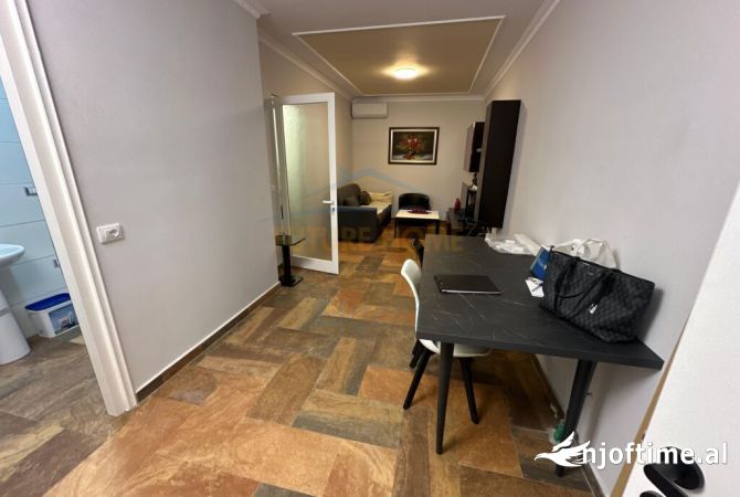 Shtepi me qera Apartament ne Tirane, 1+1, Mobilimi E mobiluar, Pagesa 500  Euro.