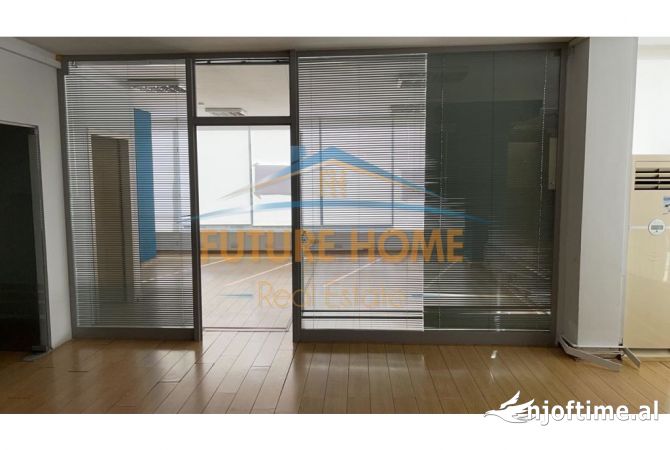 Ambient biznesi me qera 3+1 ne Tirane - 3,000 Euro