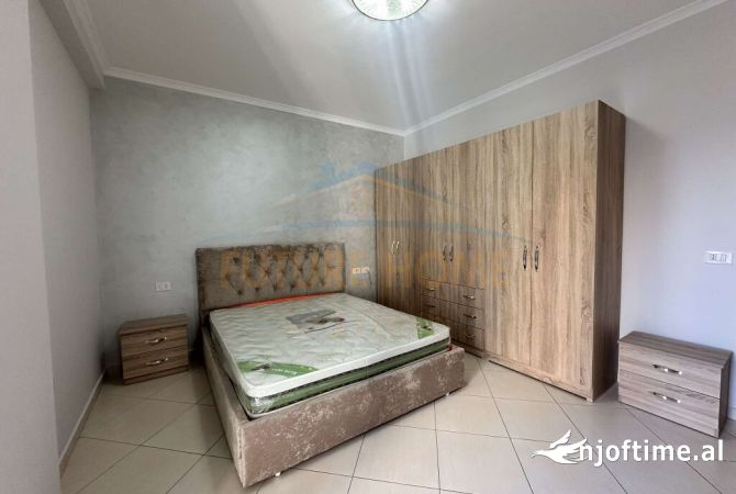 Shtepi me qera Apartament ne Tirane, 2+1, Mobilimi E mobiluar, Pagesa 500  Euro.