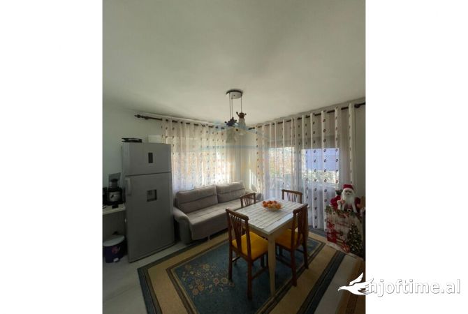 Shtepi ne shitje Apartament ne Tirane, 2+1, Mobilimi E mobiluar, Pagesa 155,000  Euro.