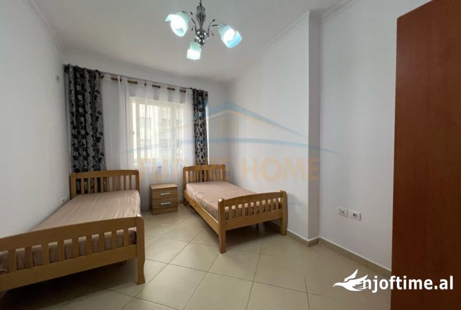 Shtepi me qera Apartament ne Tirane, 2+1, Mobilimi E mobiluar, Pagesa 450  Euro.