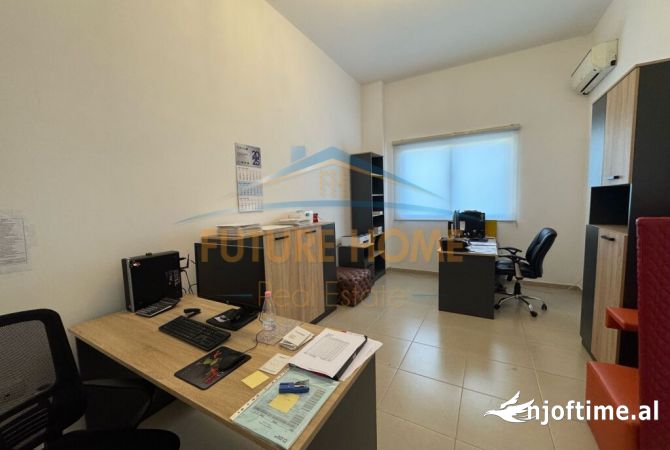 Ambient biznesi me qera 4+1 ne Tirane - 3,000 Euro