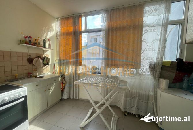 Shtepi ne shitje Apartament ne Tirane, 2+1, Mobilimi E mobiluar, Pagesa 187,000  Euro.
