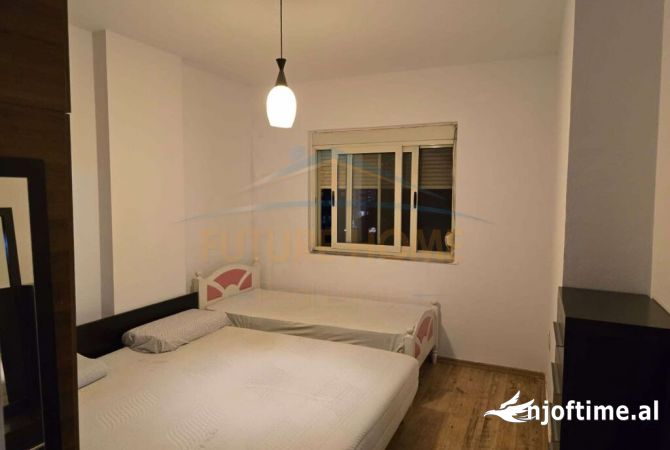 Shtepi ne shitje Apartament ne Tirane, 1+1, Mobilimi E mobiluar, Pagesa 100,000  Euro.