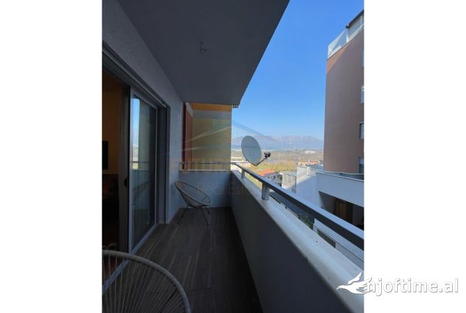 Shtepi ne shitje Apartament ne Tirane, 2+1, Mobilimi E mobiluar, Pagesa 250,000  Euro.