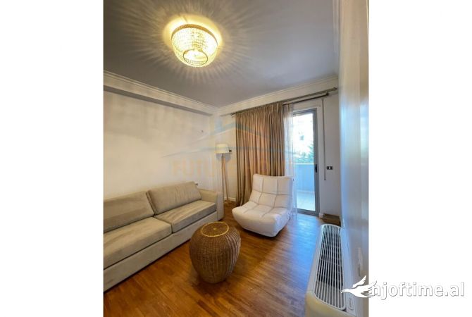 Shtepi ne shitje Apartament ne Tirane, 2+1, Mobilimi E mobiluar, Pagesa 250,000  Euro.