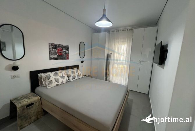 Shtepi ne shitje Apartament ne Durres, 2+1, Mobilimi E mobiluar, Pagesa 300,000  Euro.