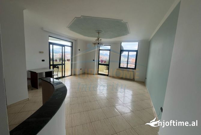 Shtepi me qera Apartament ne Tirane, 2+1, Mobilimi Pjeserisht e mobiluar, Pagesa 800  Euro.
