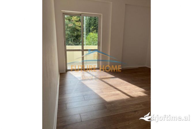 Ambient biznesi me qera 3+1 ne Tirane - 750 Euro