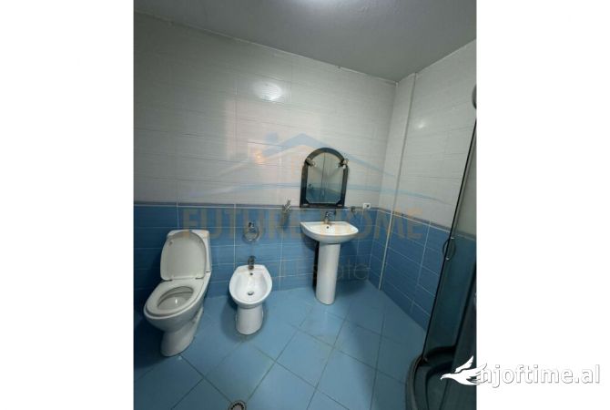 Shtepi me qera Apartament ne Tirane, 2+1, Mobilimi E mobiluar, Pagesa 470  Euro.