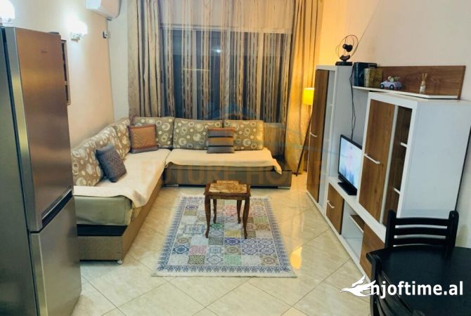 Shtepi me qera Apartament ne Tirane, 1+1, Mobilimi E mobiluar, Pagesa 600  Euro.