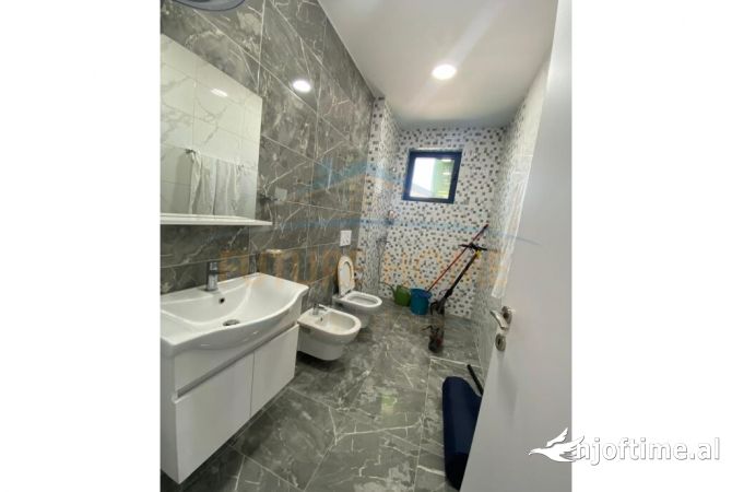 Shtepi me qera Apartament ne Tirane, 2+1, Mobilimi E mobiluar, Pagesa 600  Euro.