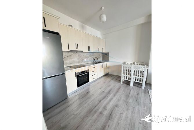 Shtepi me qera Apartament ne Tirane, 2+1, Mobilimi E mobiluar, Pagesa 600  Euro.