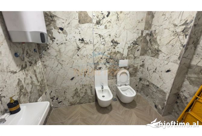 Shtepi me qera Apartament ne Tirane, 2+1, Mobilimi Bosh, pa mobiluar, Pagesa 700  Euro.