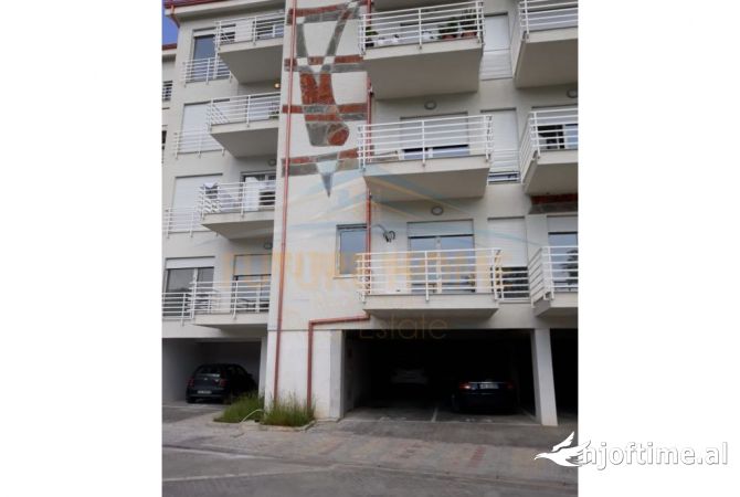 Shtepi me qera Apartament ne Tirane, 2+1, Mobilimi E mobiluar, Pagesa 700  Euro.