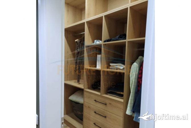 Shtepi me qera Apartament ne Tirane, 2+1, Mobilimi E mobiluar, Pagesa 700  Euro.