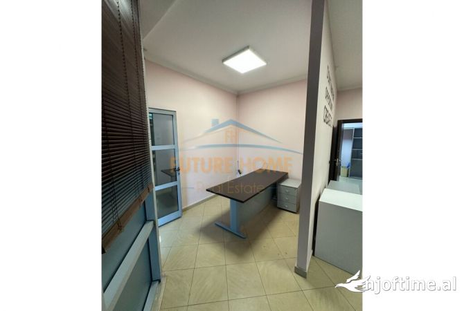 Ambient biznesi me qera 3+1 ne Tirane - 1,700 Euro