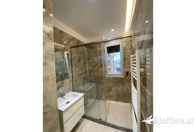 Shtepi me qera Apartament ne Tirane, 2+1, Mobilimi E mobiluar, Pagesa 1,200  Euro.