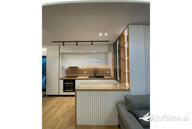 Shtepi me qera Apartament ne Tirane, 2+1, Mobilimi E mobiluar, Pagesa 1,200  Euro.