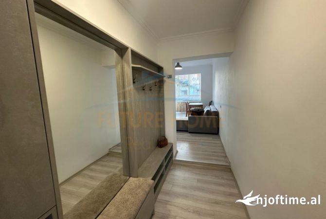 Shtepi ne shitje Apartament ne Tirane, 1+1, Mobilimi E mobiluar, Pagesa 130,000  Euro.