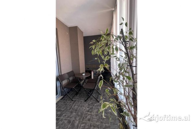 Qera , Ambjent Komercial , Xhamlliku , Tirane 