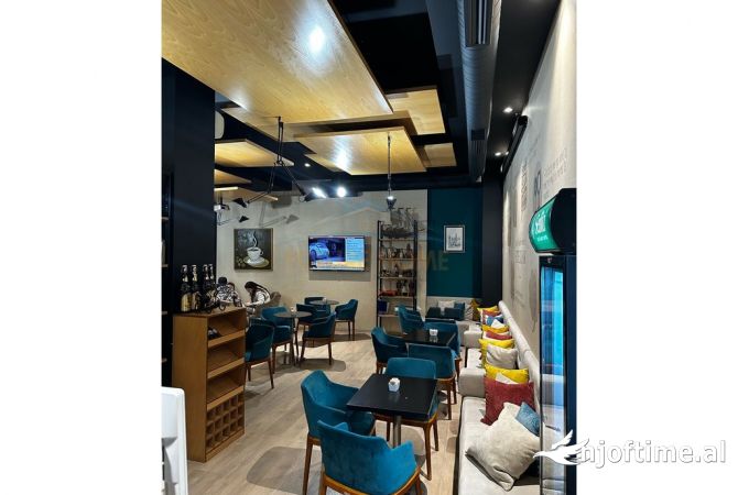 Ambient biznesi me qera 2+1 ne Tirane - 1,500 Euro