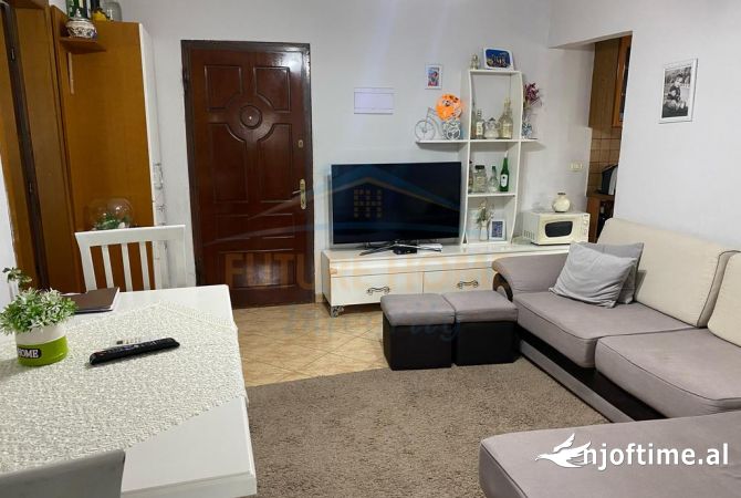 Shtepi ne shitje Apartament ne Tirane, 2+1, Mobilimi E mobiluar, Pagesa 70,000  Euro.