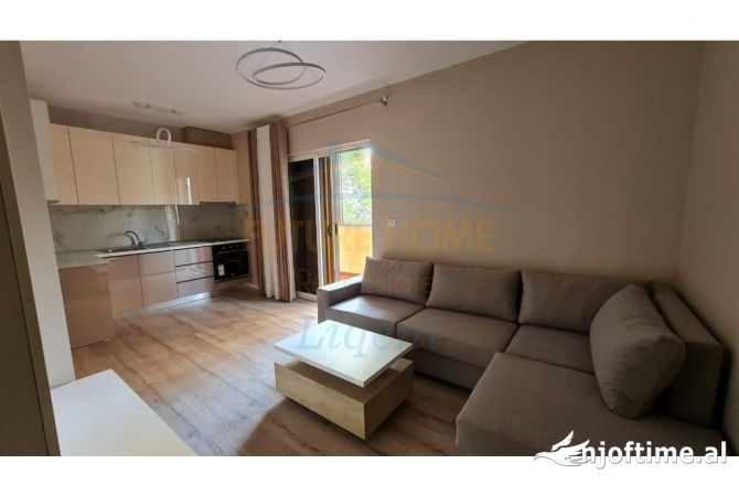 Shtepi ne shitje 1+1 ne Tirane - 160,000 Euro