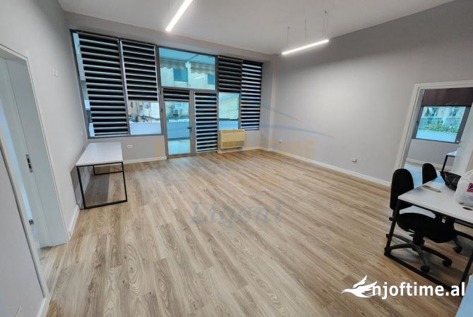 Ambient biznesi me qera 3+1 ne Tirane - 2,000 Euro
