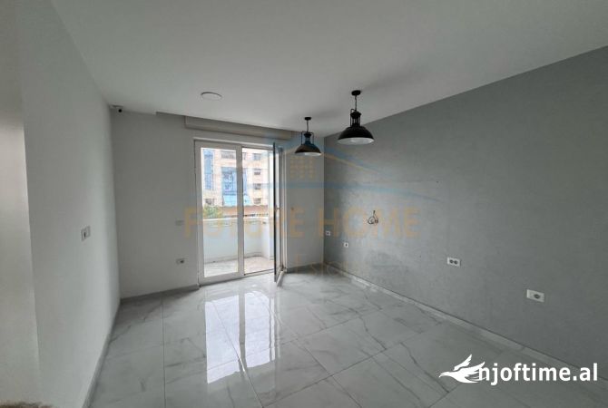 Shtepi me qera Apartament ne Tirane, 2+1, Mobilimi Bosh, pa mobiluar, Pagesa 700  Euro.