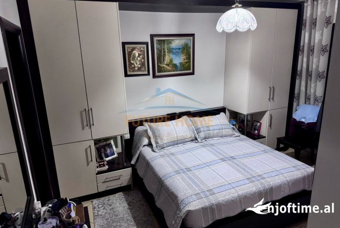 Shtepi ne shitje Apartament ne Tirane, 2+1, Mobilimi E mobiluar, Pagesa 140,000  Euro.