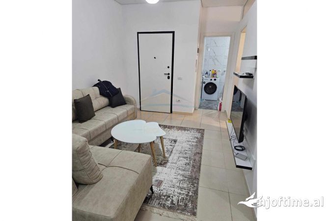 Shtepi me qera 2+1 ne Tirane - 530 Euro
