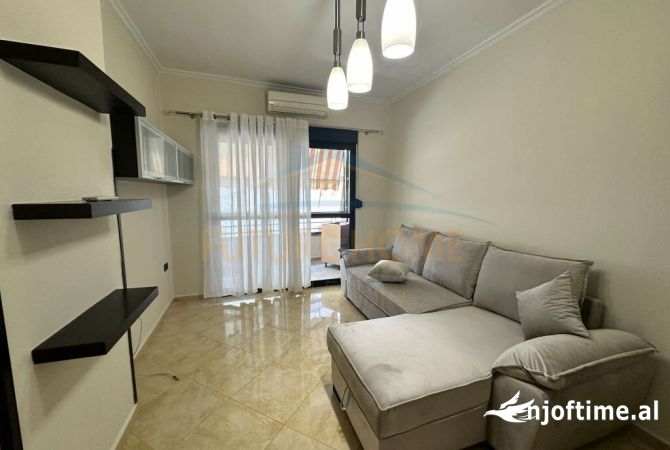 Shtepi me qera 2+1 ne Tirane - 500 Euro