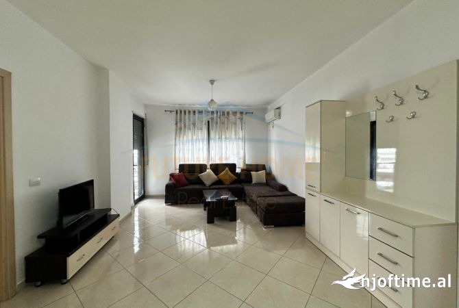 Shtepi me qera Apartament ne Tirane, 2+1, Mobilimi E mobiluar, Pagesa 450  Euro.
