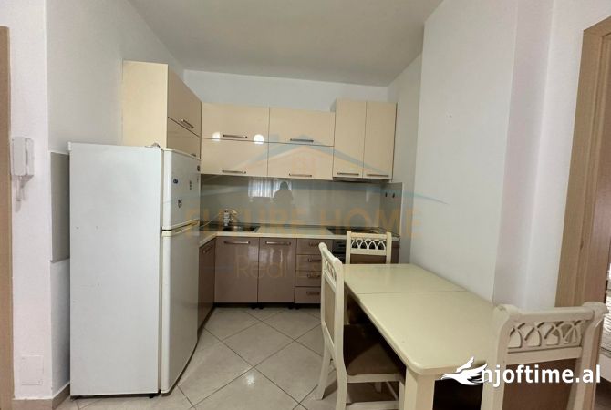 Shtepi me qera Apartament ne Tirane, 2+1, Mobilimi E mobiluar, Pagesa 450  Euro.