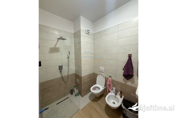 Shtepi ne shitje Apartament ne Tirane, 1+1, Mobilimi E mobiluar, Pagesa 140,000  Euro.