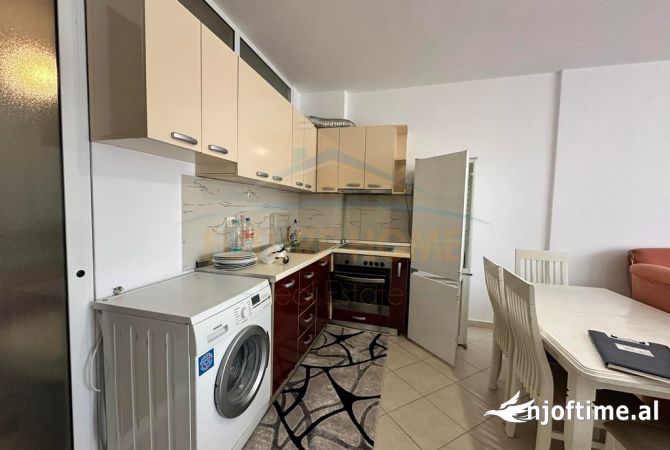 Shtepi me qera Apartament ne Tirane, 2+1, Mobilimi E mobiluar, Pagesa 400  Euro.