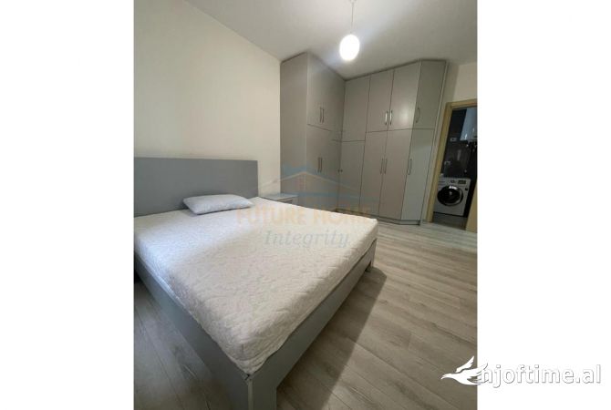 Shtepi me qera Apartament ne Tirane, 2+1, Mobilimi E mobiluar, Pagesa 700  Euro.