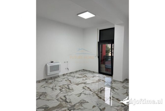 Ambient biznesi me qera 3+1 ne Tirane - 650 Euro