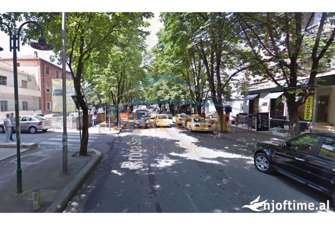 Ambient biznesi me qera 3+1 ne Tirane - 2,200 Euro