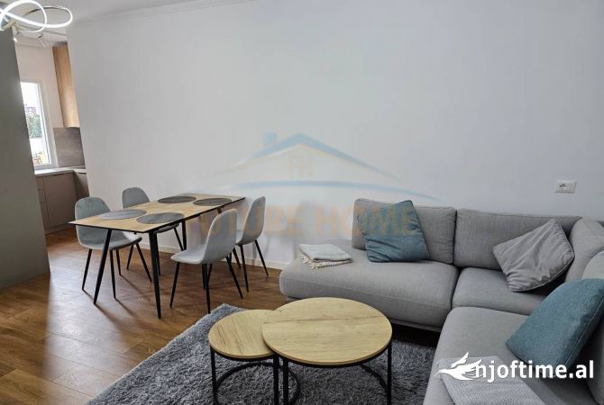 Shtepi me qera 2+1 ne Tirane - 750 Euro