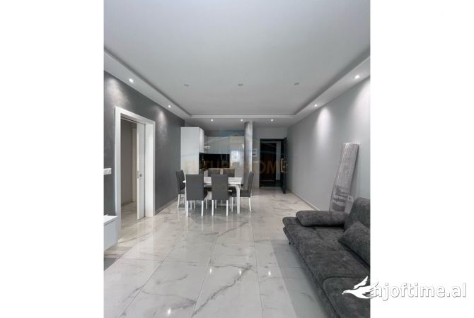 Shtepi me qera Apartament ne Tirane, 2+1, Mobilimi E mobiluar, Pagesa 700  Euro.