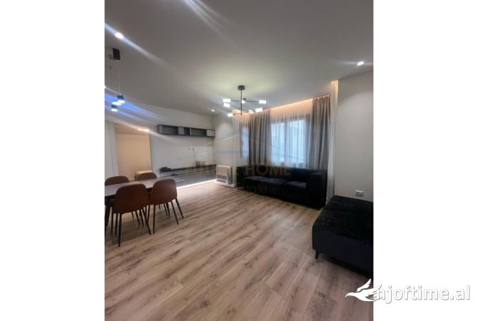Shtepi me qera 2+1 ne Tirane - 700 Euro