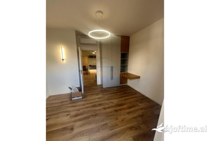 Shtepi me qera 2+1 ne Tirane - 700 Euro