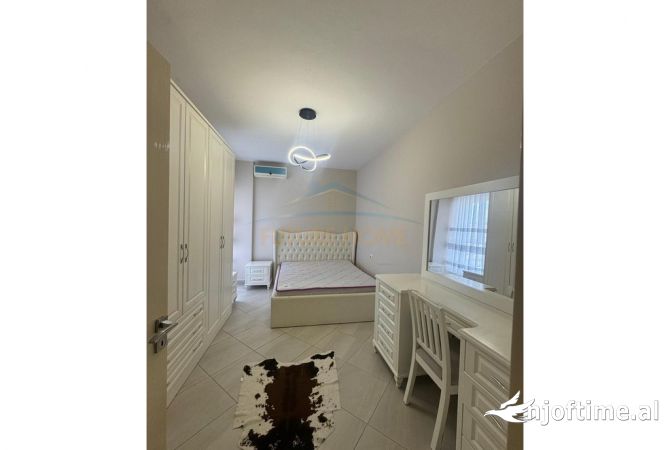 Shtepi me qera Apartament ne Tirane, 1+1, Mobilimi E mobiluar, Pagesa 500  Euro.