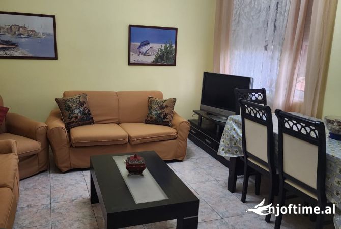 Shtepi me qera 2+1 ne Tirane - 50,000 Leke