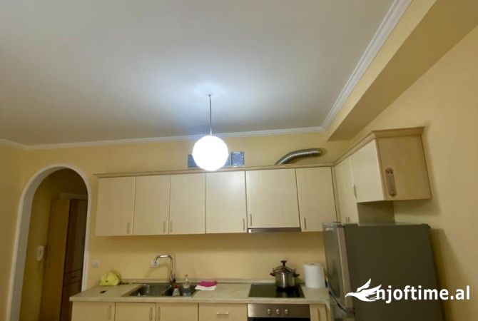 Shtepi me qera 1+1 ne Tirane - 450 Euro