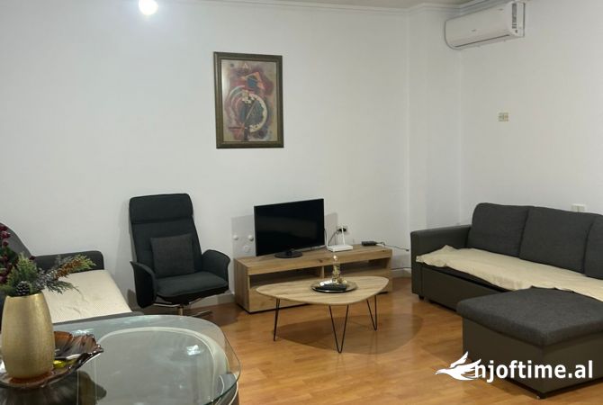 Shtepi me qera 2+1 ne Tirane - 750 Euro