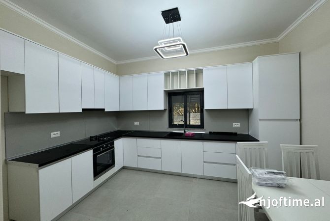 Shtepi me qera 3+1 ne Tirane - 900 Euro
